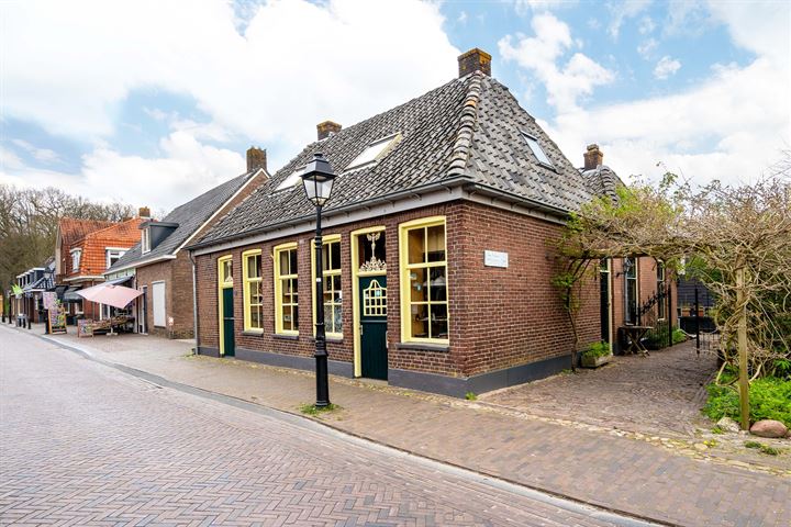 Bekijk foto 1 van Kruisstraat 4