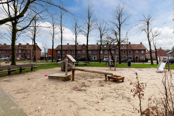 Bekijk foto 32 van Bavelselaan 15