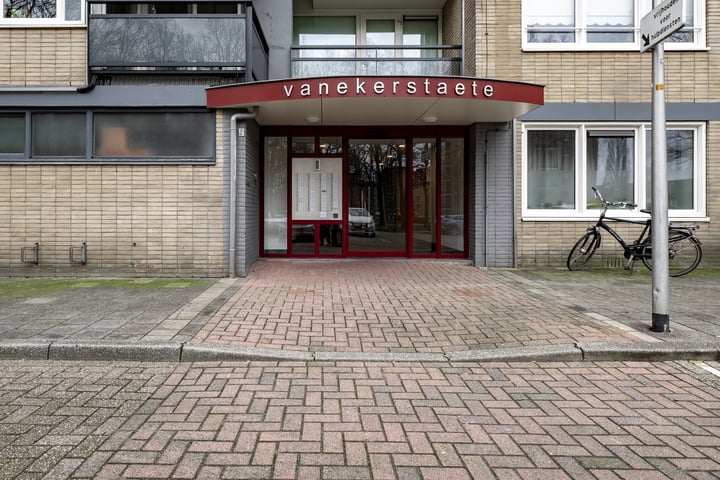 Bekijk foto 2 van Vanekerstraat 301