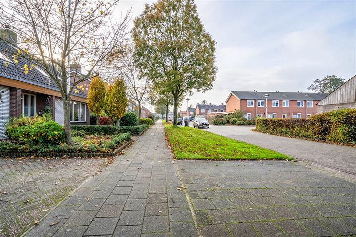 Bekijk foto 32 van Tulpstraat 37