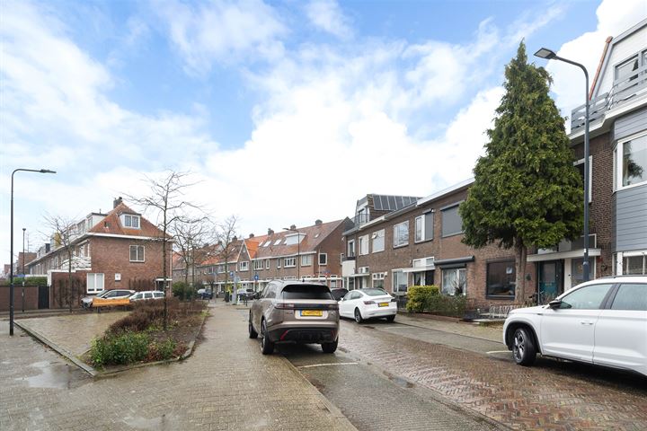 Bekijk foto 32 van Leeuwerikstraat 36