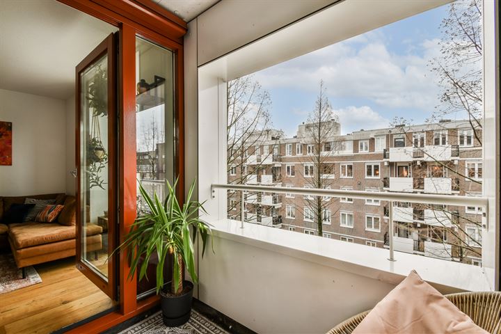 Bekijk foto 11 van Sumatrastraat 207-R