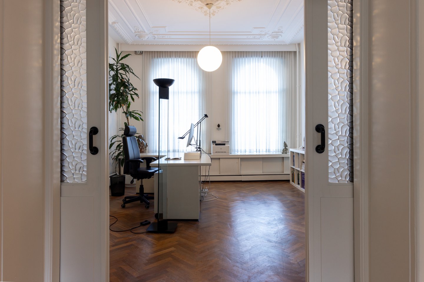 View photo 5 of Mathenesserlaan 209