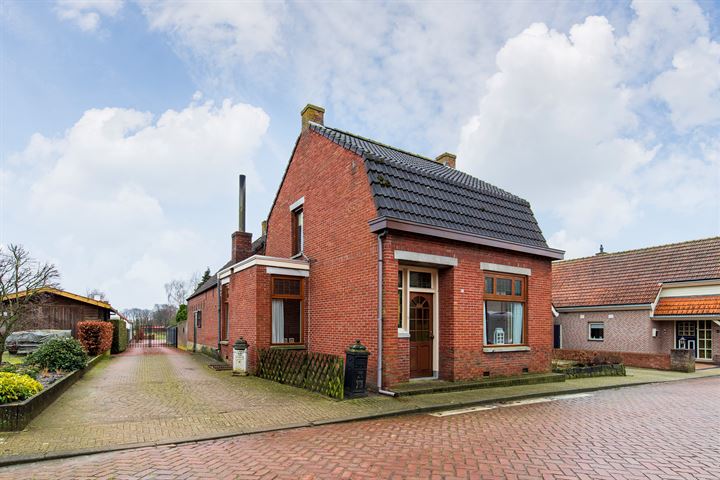 View photo 42 of Bergstraat 10