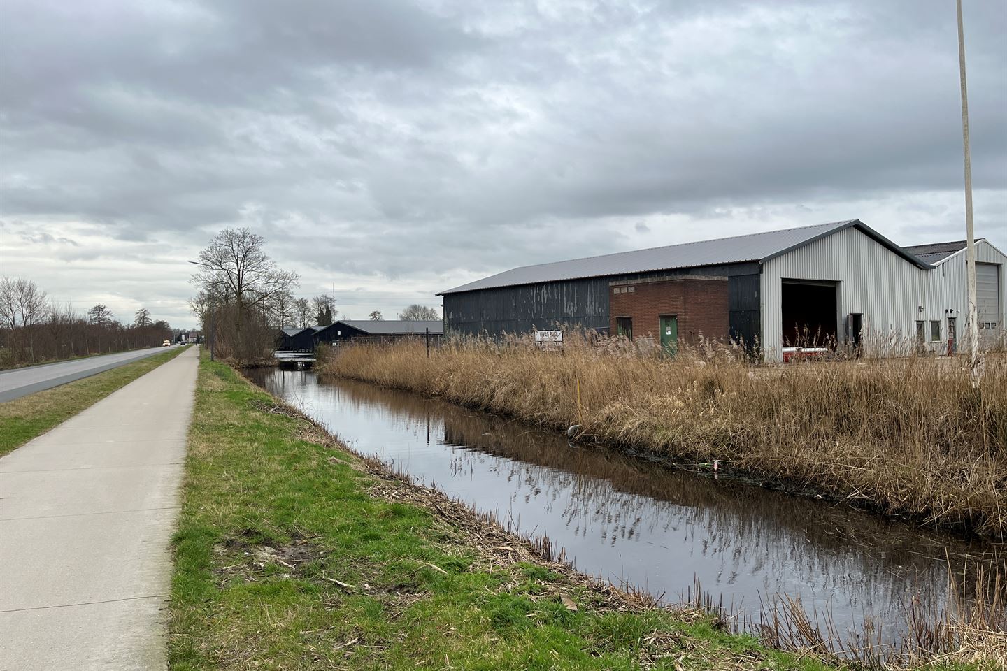 Bekijk foto 1 van Leeuwarderstraatweg 117