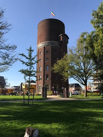 Bekijk foto 1 van van Linden van den Heuvellweg 2