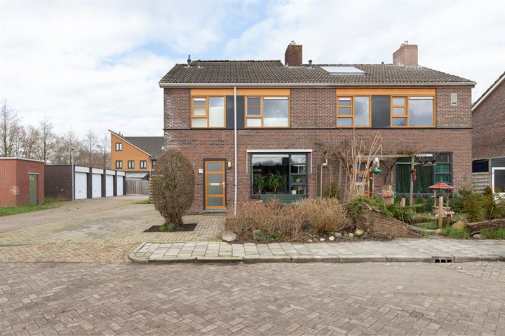 Bekijk foto 36 van Jan Bulthuisstraat 43