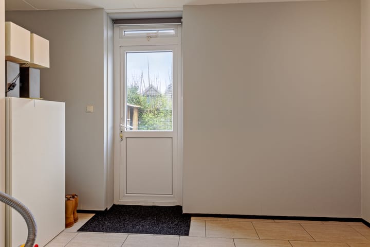 Photo 15 of Muidenweg 195