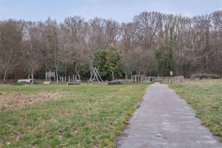 Bekijk foto 34 van v d Meerweg 10-A