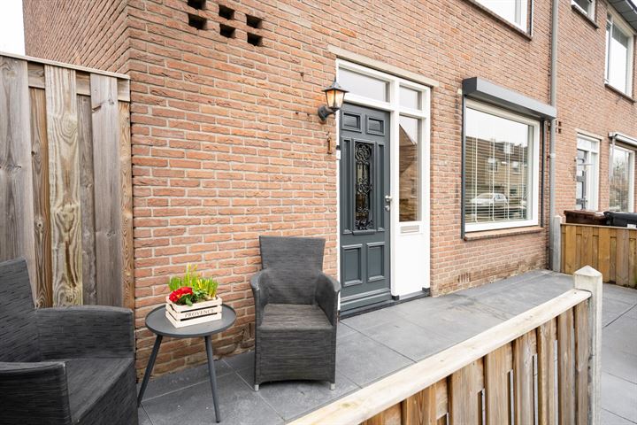 Bekijk foto 3 van Titus Brandsmastraat 1