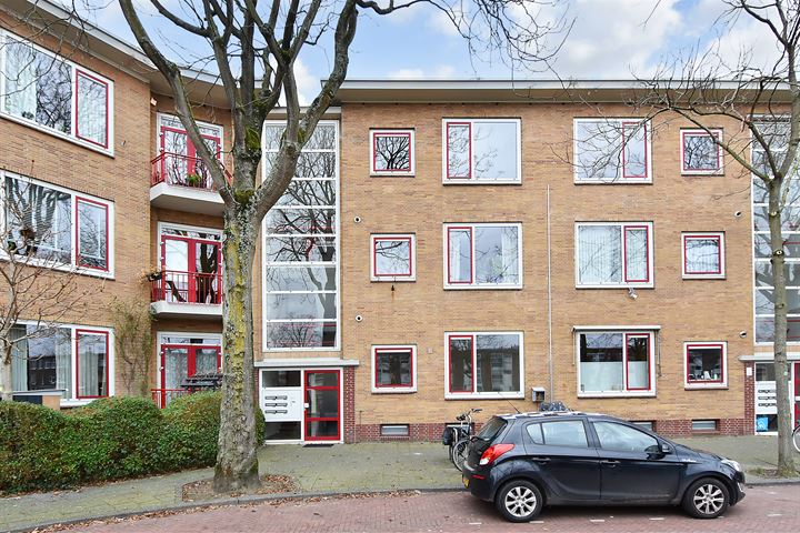 View photo 3 of Woudenbergstraat 87