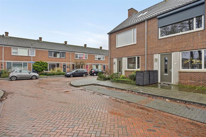 Bekijk foto 3 van Mariniersstraat 2