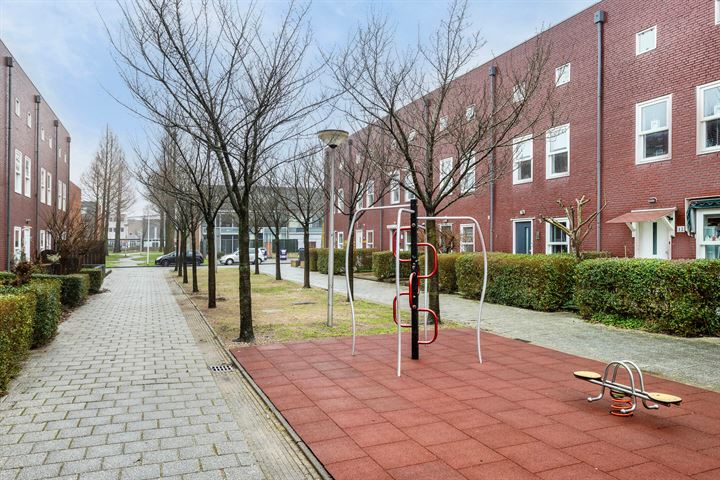 View photo 20 of J. Kluitstraat 14