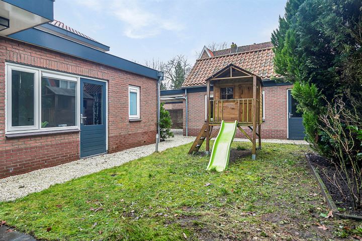 Bekijk foto 36 van St. Willibrordusstraat 14