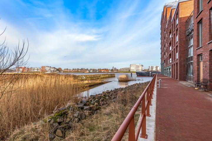 Bekijk foto 45 van Papendrechtsestraat 97