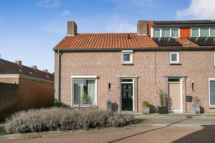 Bekijk foto 4 van Cornelis Verolmestraat 1