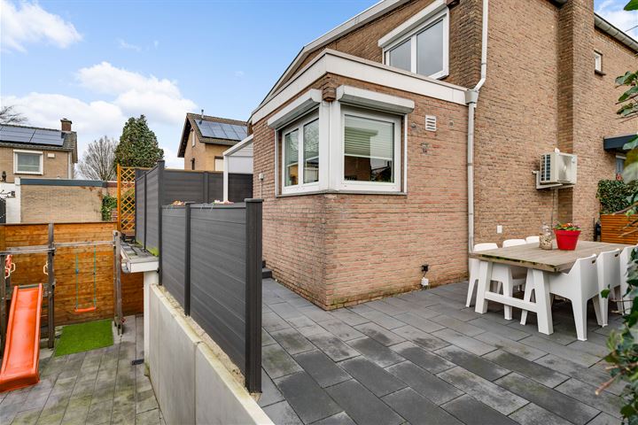 Bekijk foto 17 van Pastoor Martinus Sterckenstraat 39