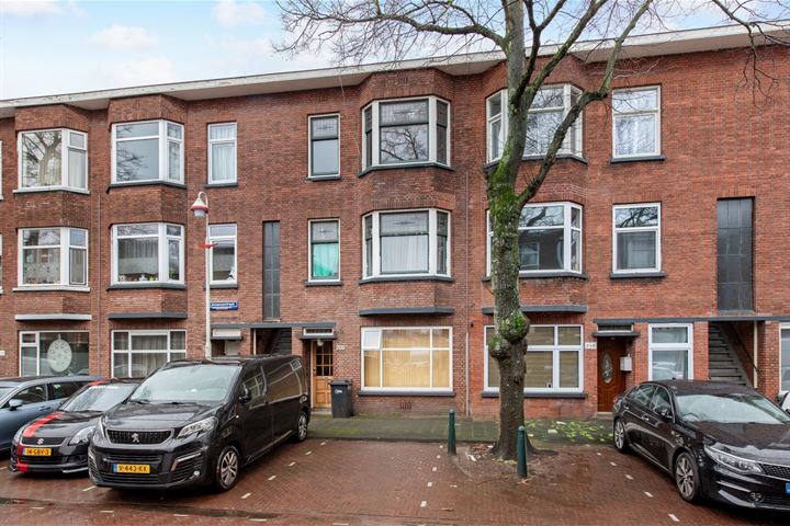 View photo 2 of Linnaeusstraat 204