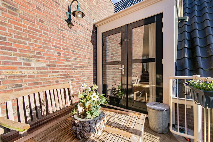 View photo 30 of Emmastraat 35