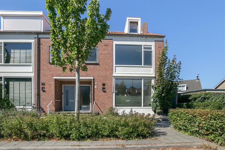 Bekijk foto 1 van Heuvelstraat 124