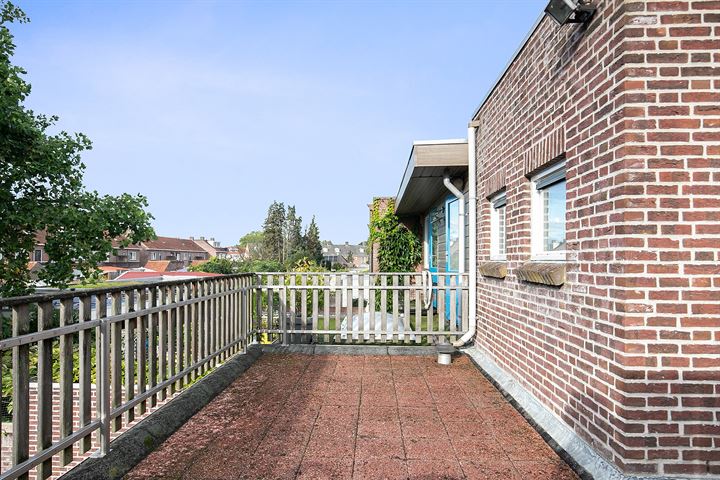 View photo 35 of Danie Theronstraat 4