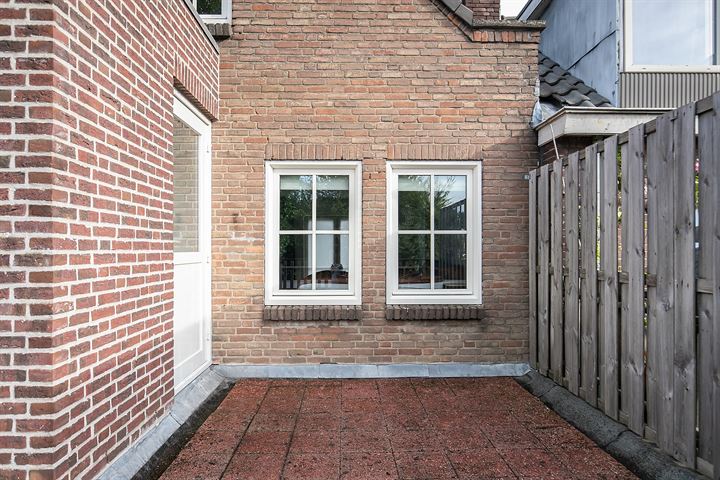 View photo 37 of Danie Theronstraat 4