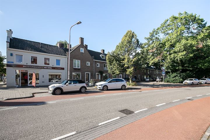 View photo 51 of Danie Theronstraat 4