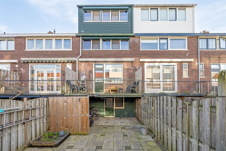 Bekijk foto 35 van Floresstraat 49