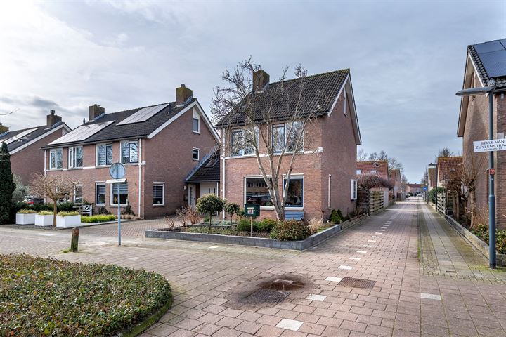 Bekijk foto 44 van Betje Wolffstraat 9