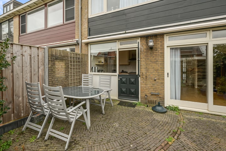 Bekijk foto 32 van Jean Henri Dunantstraat 3