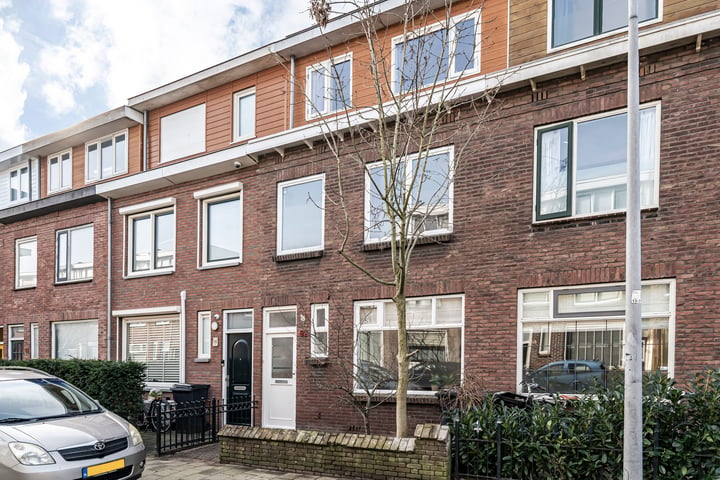 Bekijk foto 1 van Leeuwerikstraat 62