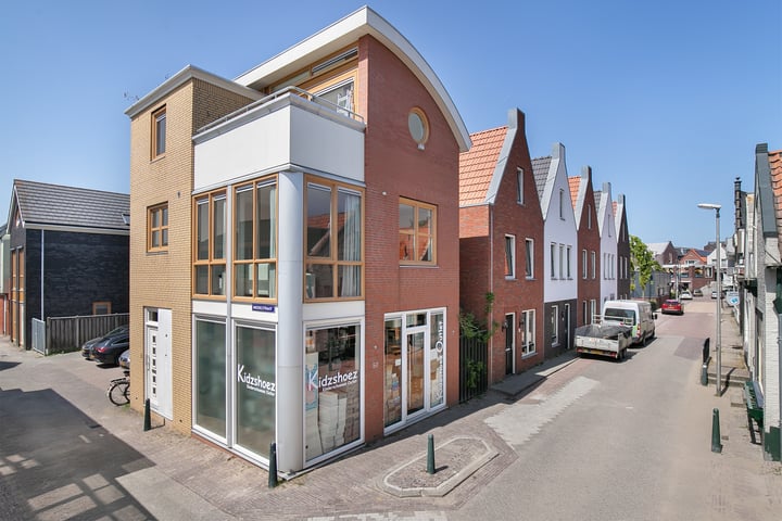 Bekijk foto 18 van Middelstraat 2