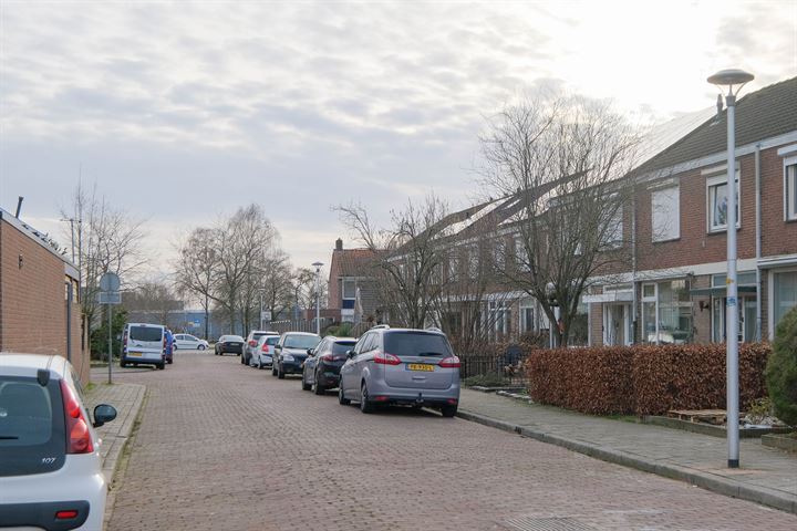 Bekijk foto 33 van Piet Mondriaanstraat 12