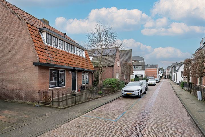 Bekijk foto 31 van Burgemeester Penstraat 18