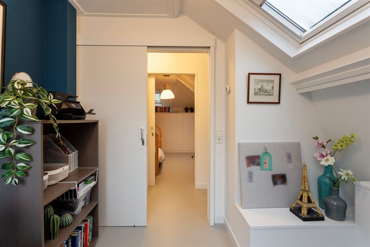 Bekijk foto 32 van Leeuweringerstraat 39