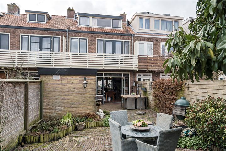 View photo 15 of Van Nesstraat 56