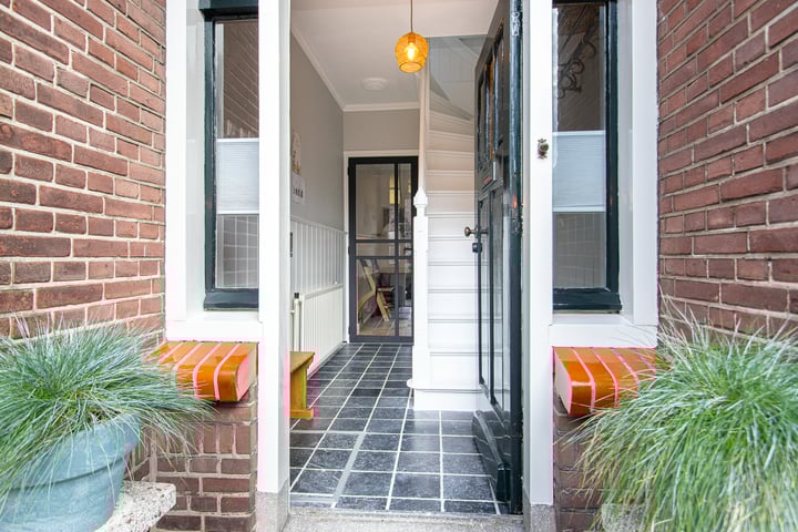 Bekijk foto 5 van Emmastraat 4