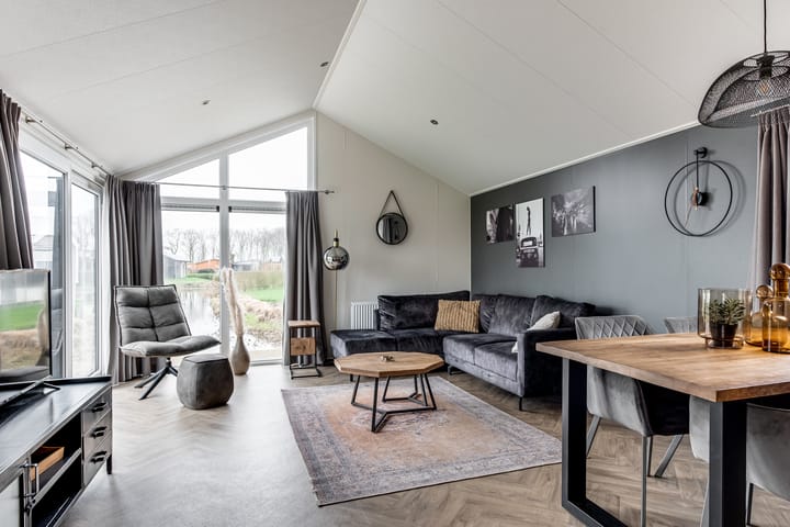 Photo 2 of Burgemeester Dalenbergstraat 50-811A