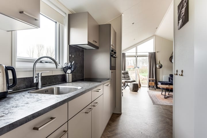 Photo 12 of Burgemeester Dalenbergstraat 50-811A