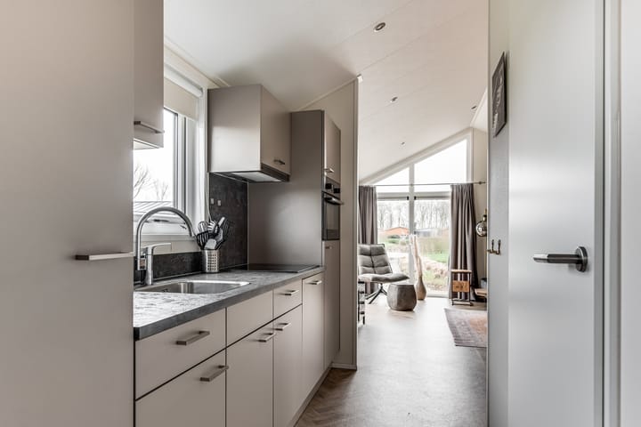 Photo 11 of Burgemeester Dalenbergstraat 50-811A