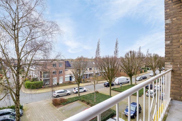 View photo 20 of Evertsenstraat 69