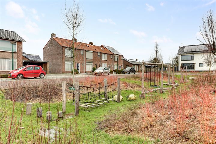 Bekijk foto 34 van Deensestraat 4