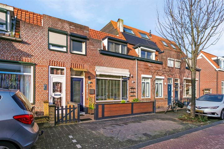 Bekijk foto 26 van Maarten Trompstraat 36