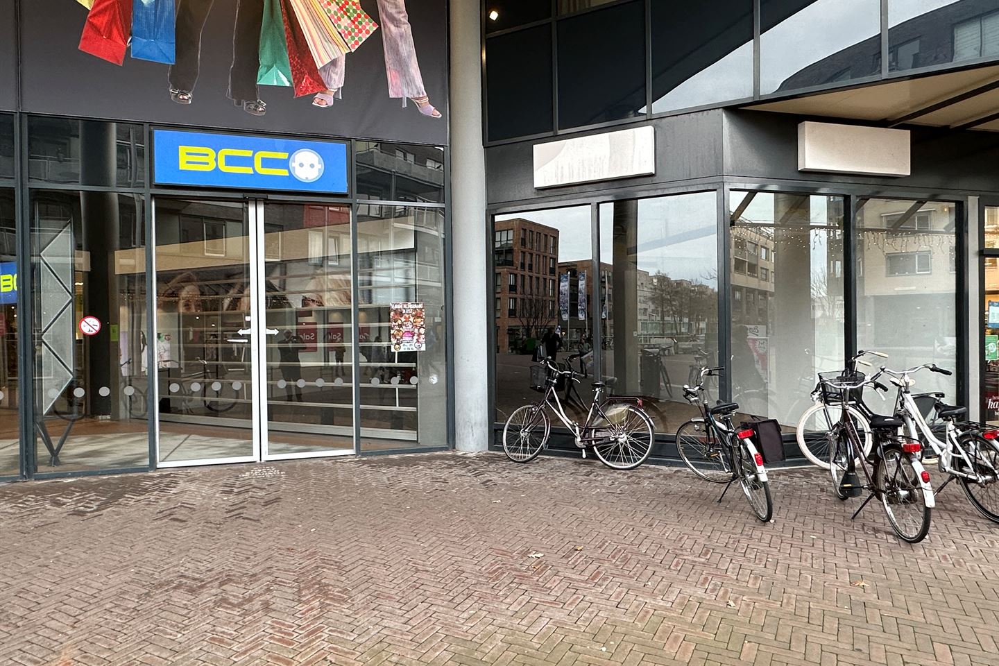 Bekijk foto 1 van Emmaplein 216