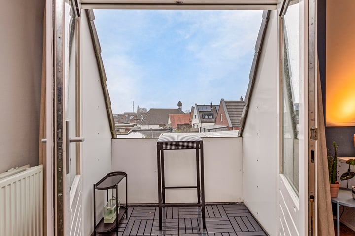 View photo 12 of Spoorstraat 8-F