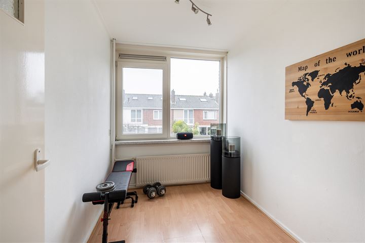 View photo 16 of Mr. Treubstraat 21