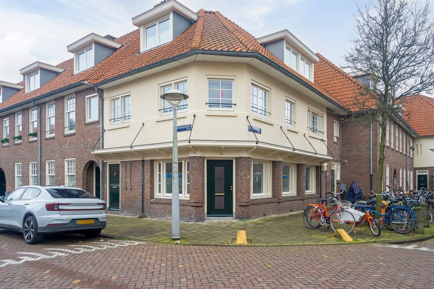 View photo 1 of Latherusstraat 36