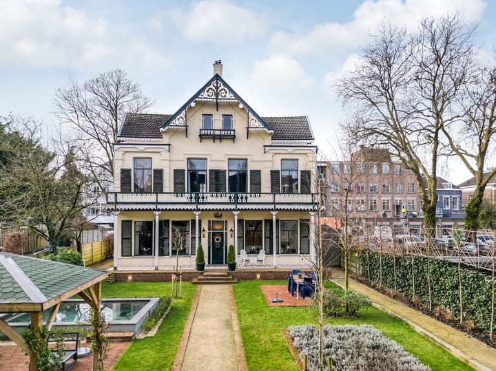 Foto 1 van Meerten Verhoffstraat 5