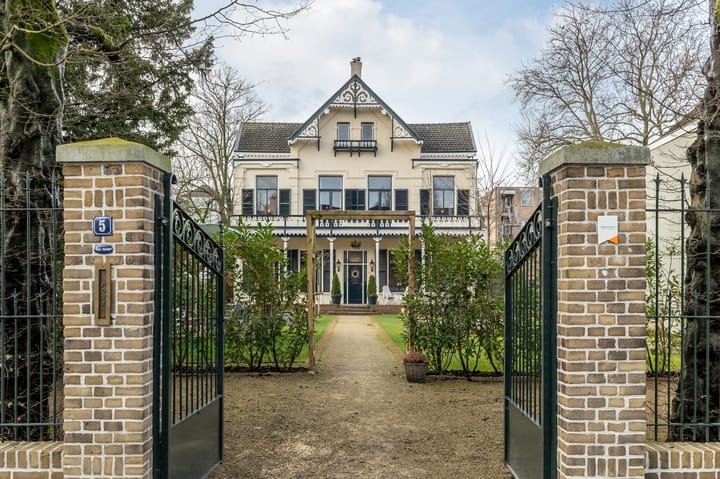 Foto 74 van Meerten Verhoffstraat 5