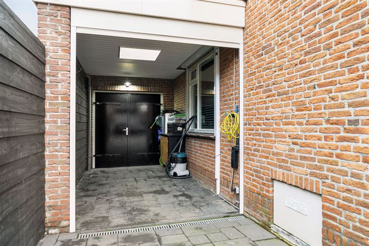 Bekijk foto 47 van van Axelestraat 12